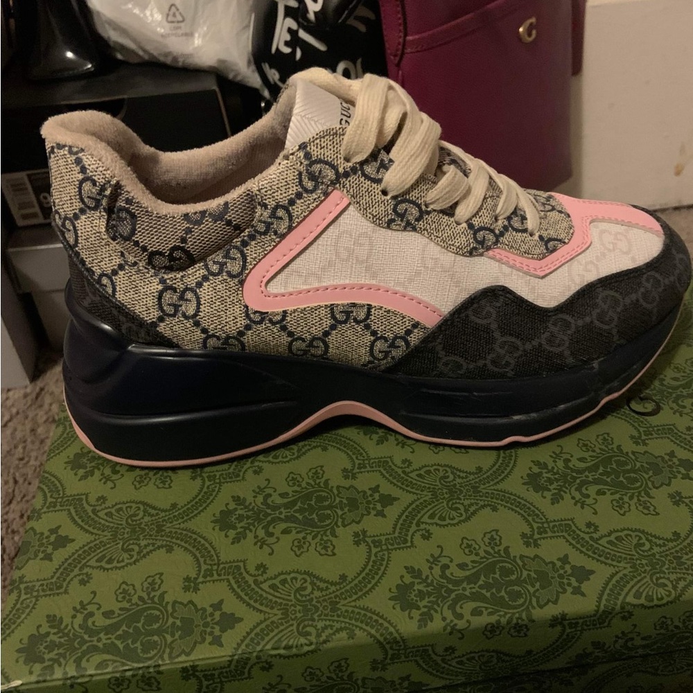 Gucci shoes